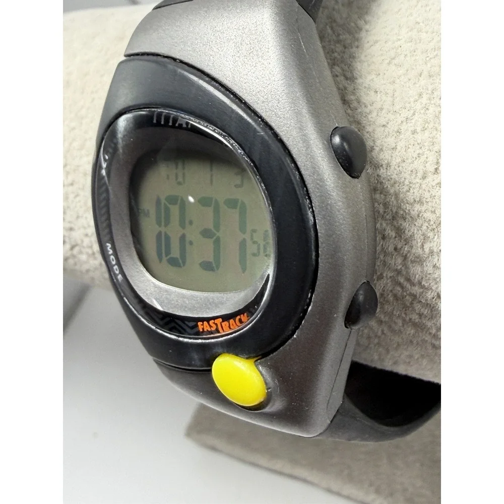 Fastrack By Titan 4003PP01 New Battery‎ Mens Digital Watch 38MM 8